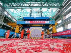 剛剛，華龍首堆常規島最重設備發電機定子吊裝就位