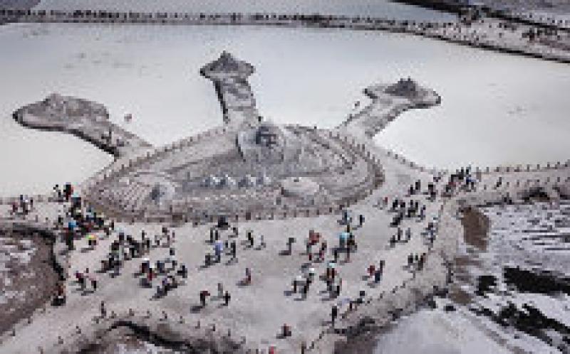 青海投產世界最大金屬鋰項目，以本地鹽湖鹵水為原料