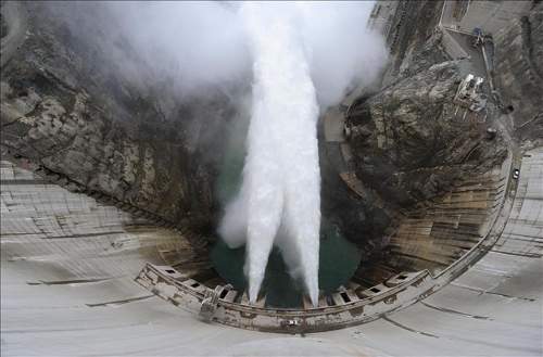 尼泊爾與孟加拉國簽署能源合作協(xié)議