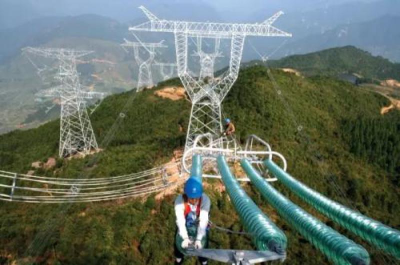 特高壓重啟吸金2000億元 爭議電網工程12年擴張路