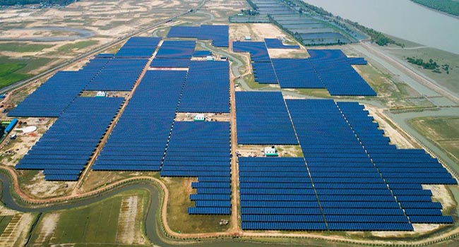  隨著太陽能發電場和屋頂板，孟加拉國向綠色電力目標邁進