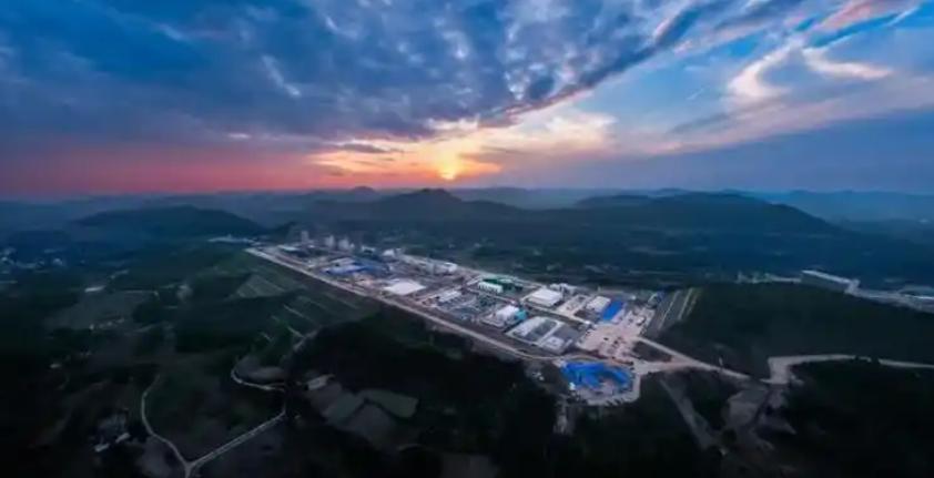 我國(guó)首個(gè)天然氣全鏈條深冷處理廠全面投產(chǎn)