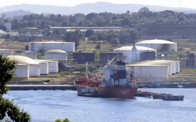 墨西哥約8.6萬桶原油運(yùn)抵古巴哈瓦那灣