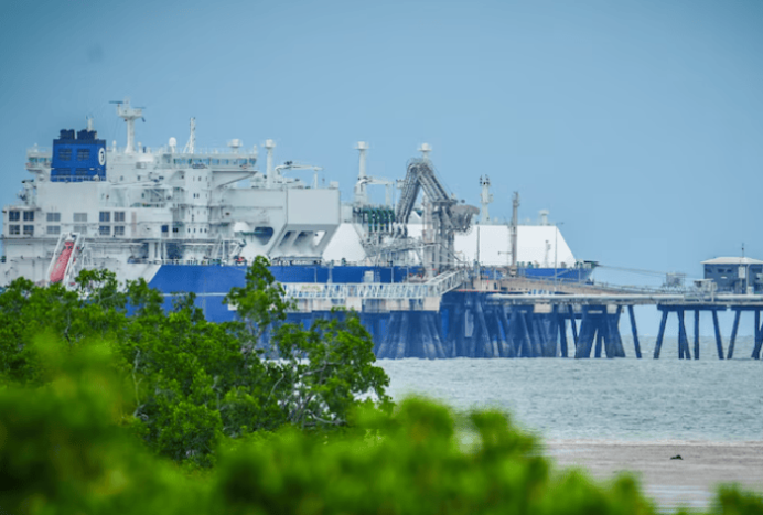 桑托斯公司巴羅薩天然氣項目首批液化天然氣從達爾文運往日本