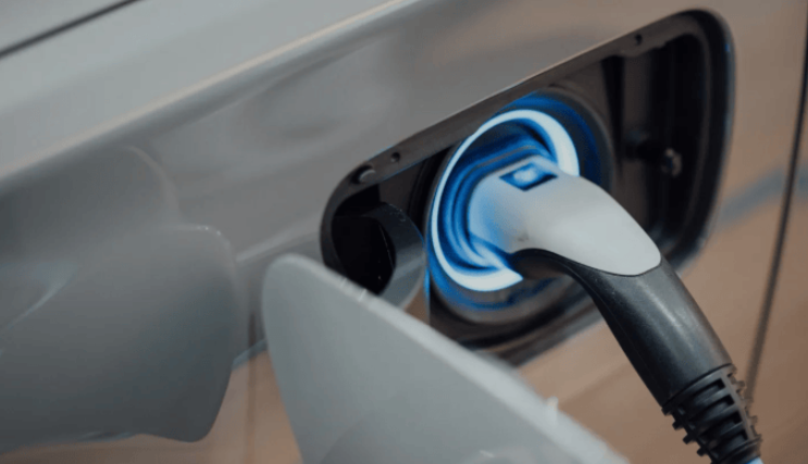 印度塔塔電力與Salesforce合作推出AI數字生態系統，覆蓋屋頂太陽能、電動汽車充電和智能能源解決方案