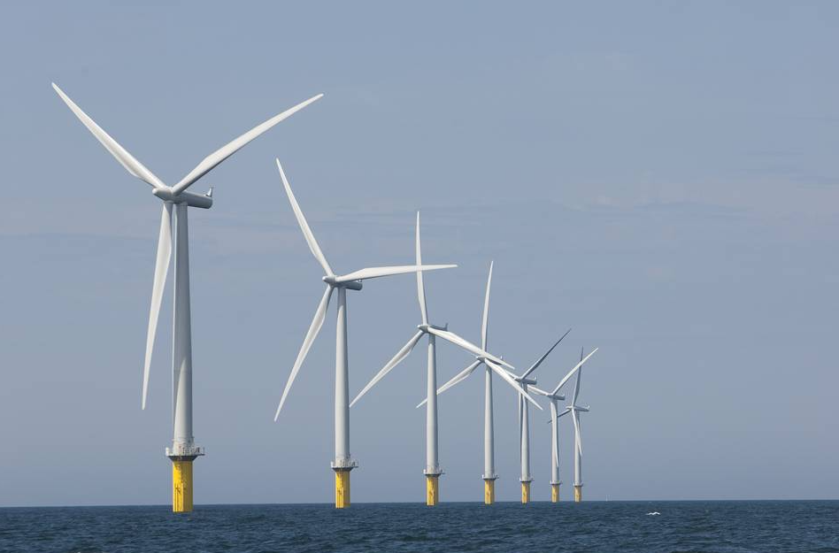 臺(tái)灣近海海龍海上風(fēng)電場(chǎng)三期首臺(tái)渦輪機(jī)安裝完成