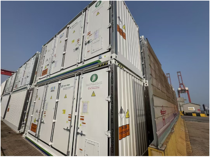 阿曼2GWh儲能電池艙設(shè)備供貨項(xiàng)目已完成國內(nèi)集港交付